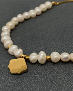 Load image into Gallery viewer, Shell Charm Pearl Beaded Bracelet