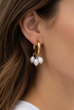 Load image into Gallery viewer, Triple Pearl Charm