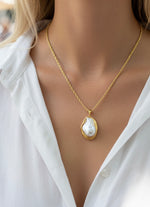 Load image into Gallery viewer, Golden Tide Pearl Necklace