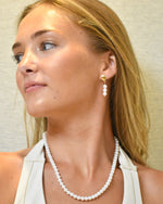 Load image into Gallery viewer, Three pearl earring