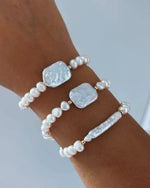 Load image into Gallery viewer, Big freshwater pearl bracelet