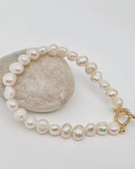 Load image into Gallery viewer, Freshwater pearl bracelet
