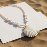 Load image into Gallery viewer, Seashell Pearl Necklace