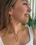 Load image into Gallery viewer, chain ovel with circular closure & Triangle pendant gold&silver