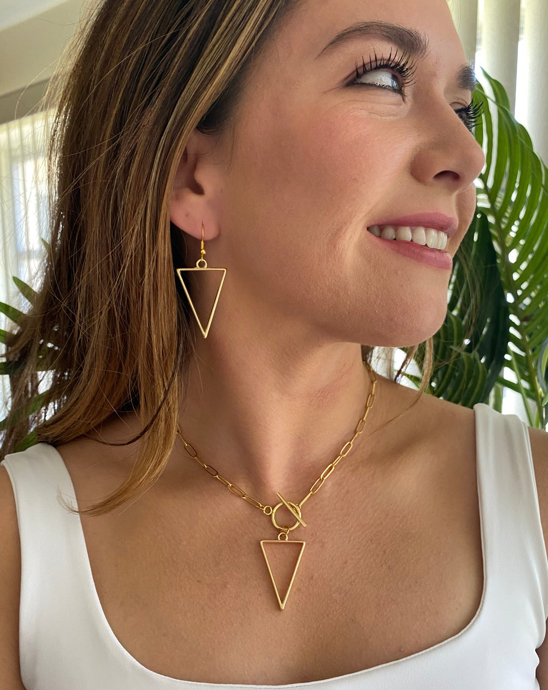 chain ovel with circular closure & Triangle pendant gold&silver