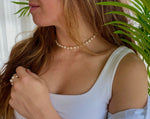 Load image into Gallery viewer, pearls necklace &amp; gold

