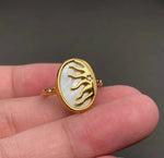 Load image into Gallery viewer, Shell sun ring
