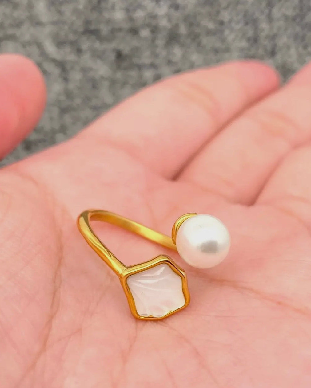 Pearl & shell   one size