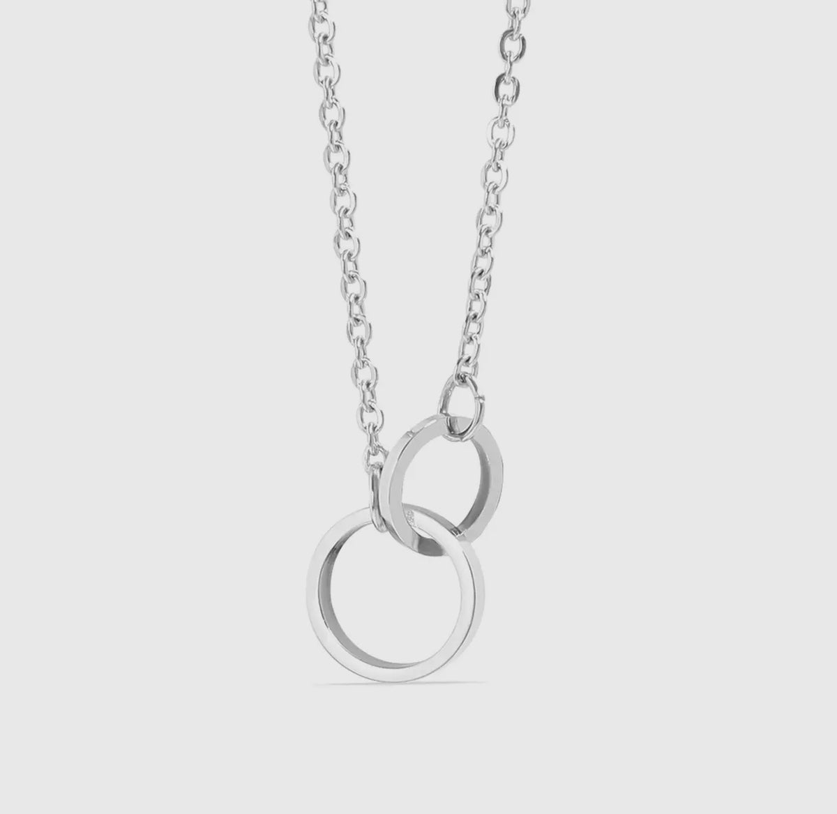 Interlocked rings necklace