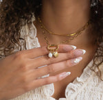 Load image into Gallery viewer, Charm Link Pearl Necklace
