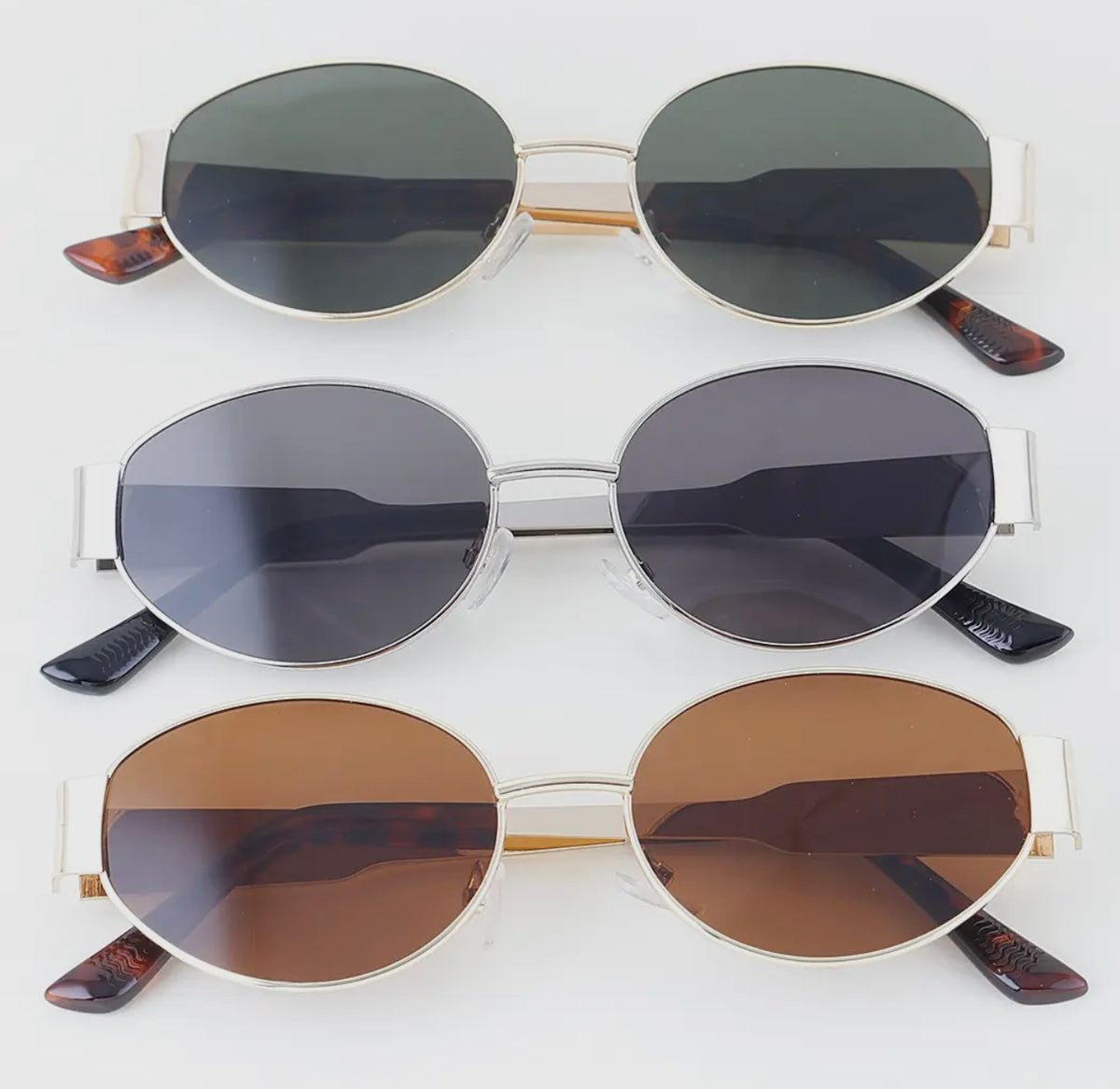 Modern tinted round sunglasses