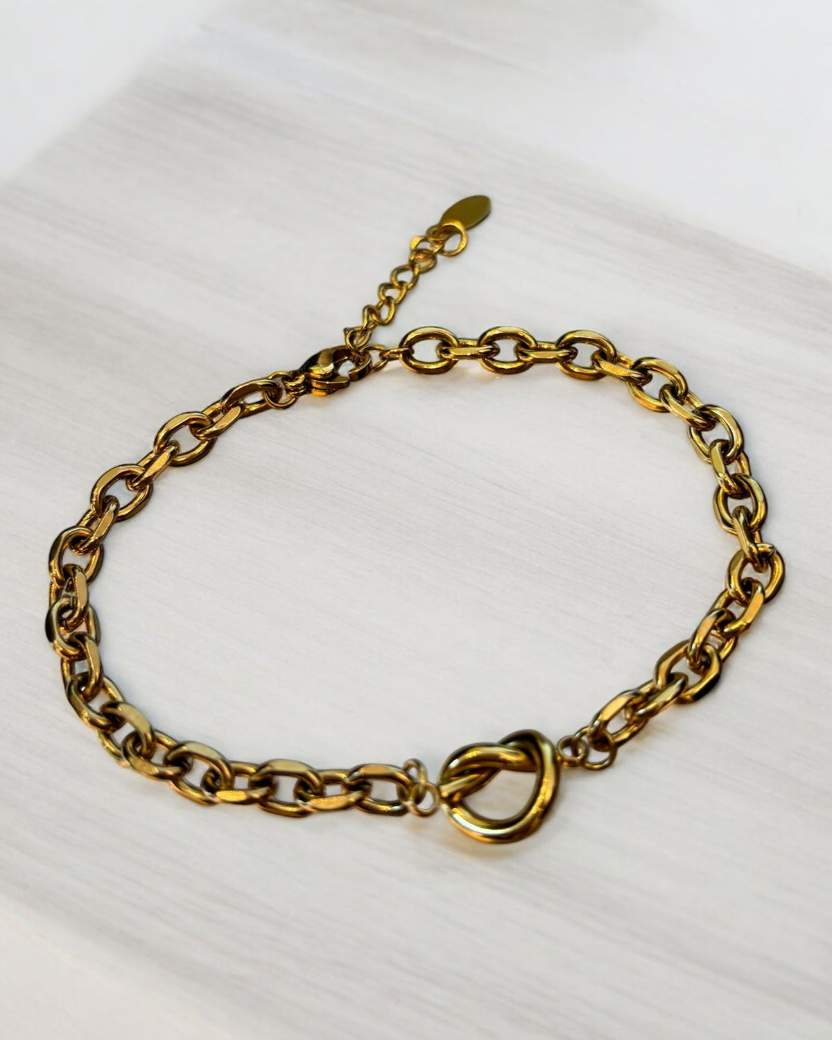 Gold knot chain bracelet