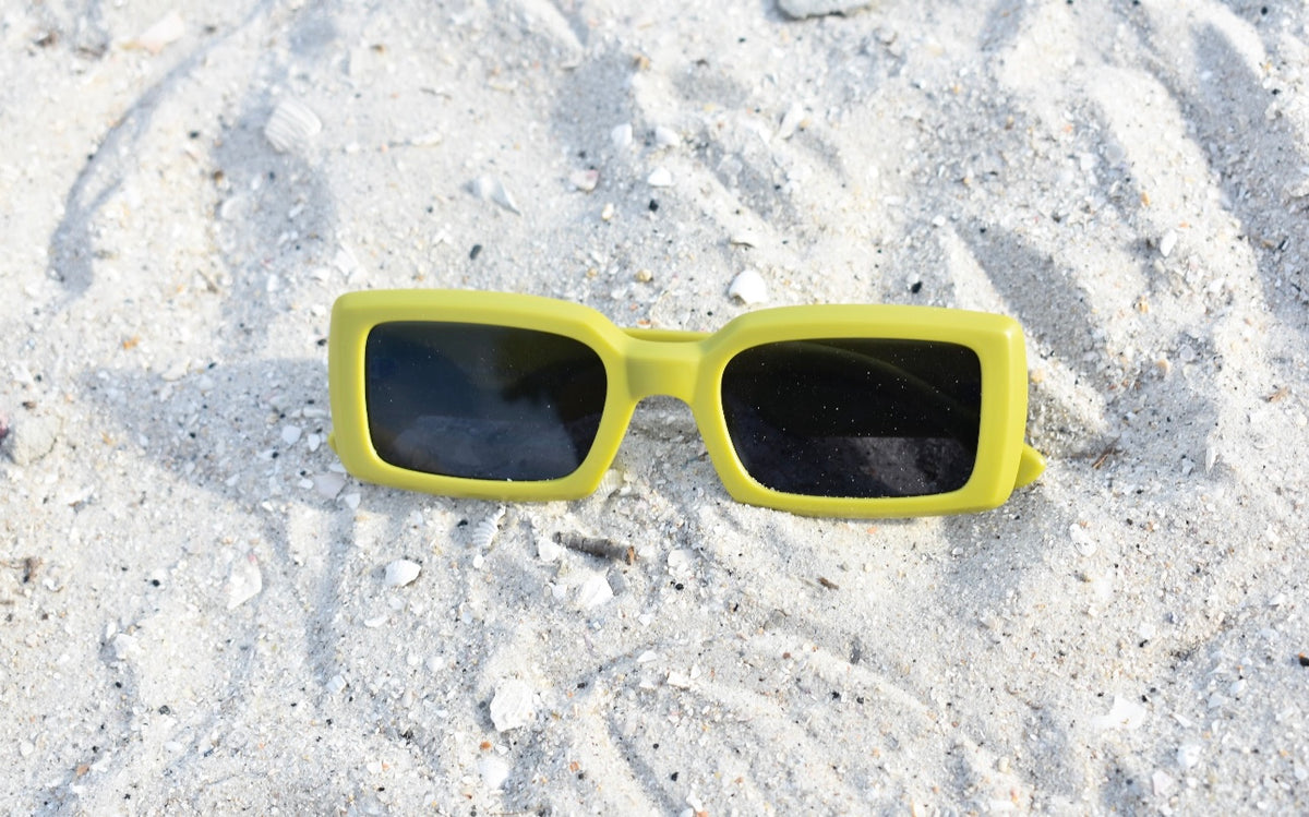 Assorted acetate rectangle
fashion sunglasses