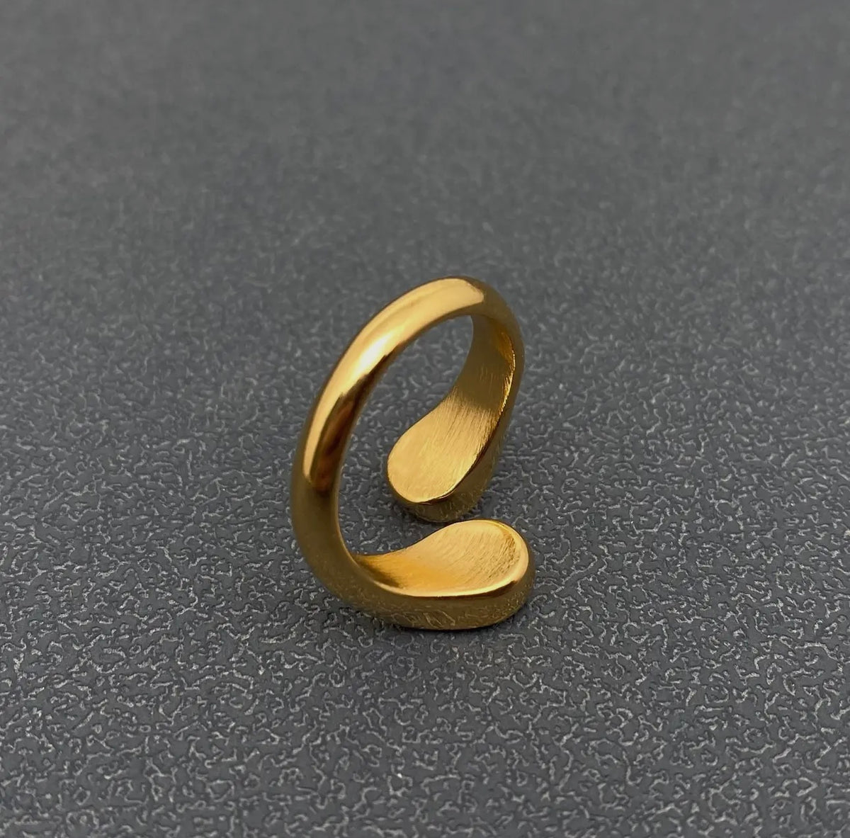 Two color zircon 18k gold plated
stainless steel ring   fgs