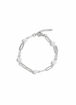 Load image into Gallery viewer, 18K Gold Pvd Steel Station Pearl Paperclip Chain Bracelet
