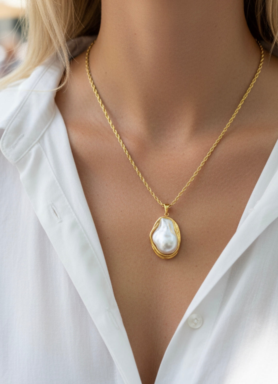 Golden Tide Pearl Necklace