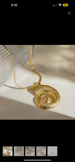 Load image into Gallery viewer, Beach Necklace Conch 18K Gold Plated Shell Ocean Jewelry
