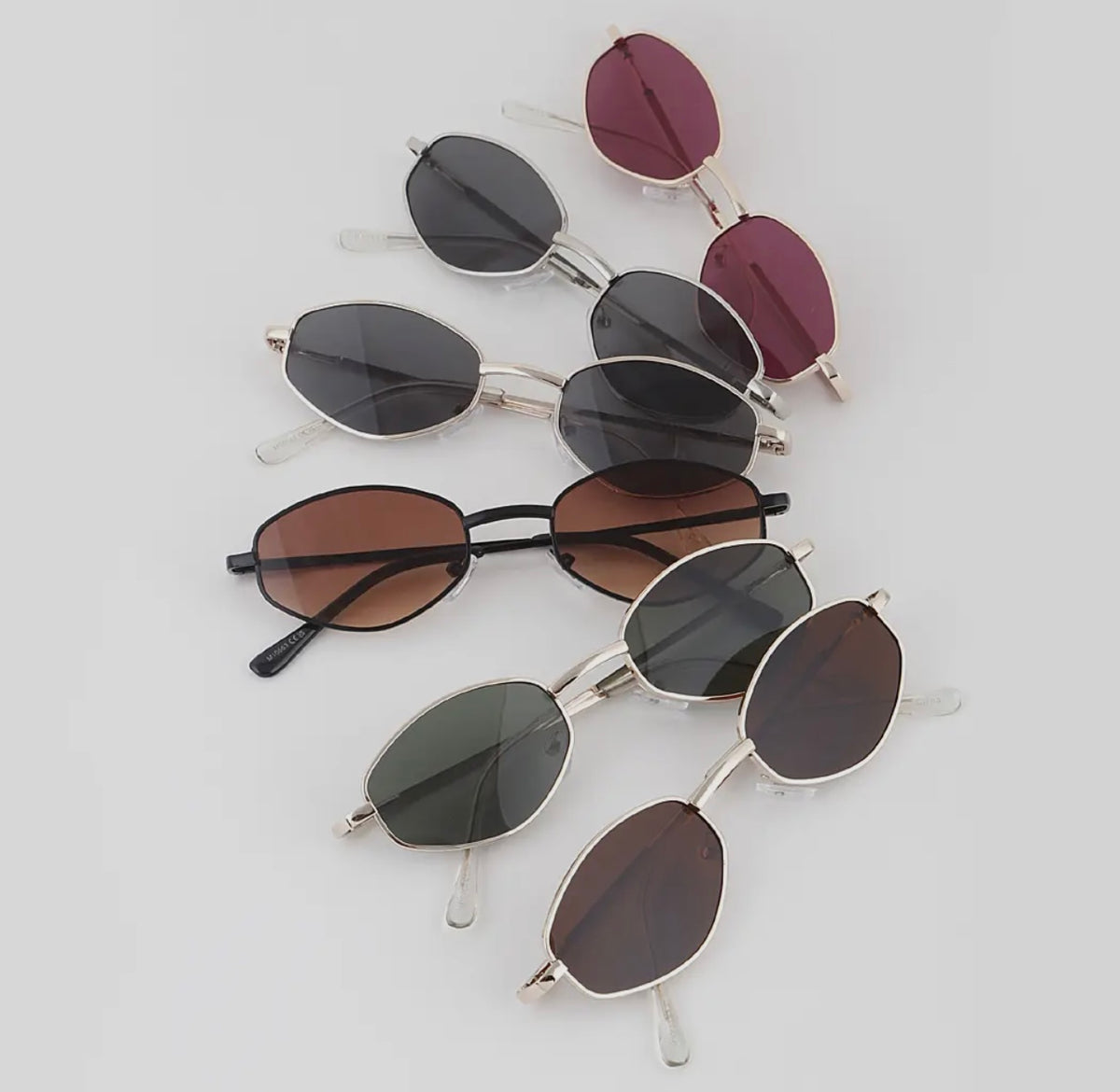 Classic oval sunglasses