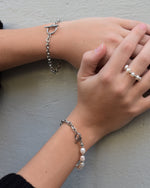 Load image into Gallery viewer, Chain Meets Pearl Bracelet
