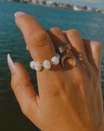 Load image into Gallery viewer, Pearl ring &amp; gold
