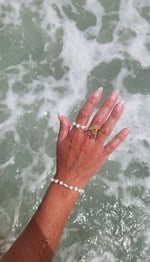 Load image into Gallery viewer, Pearl bracelet
