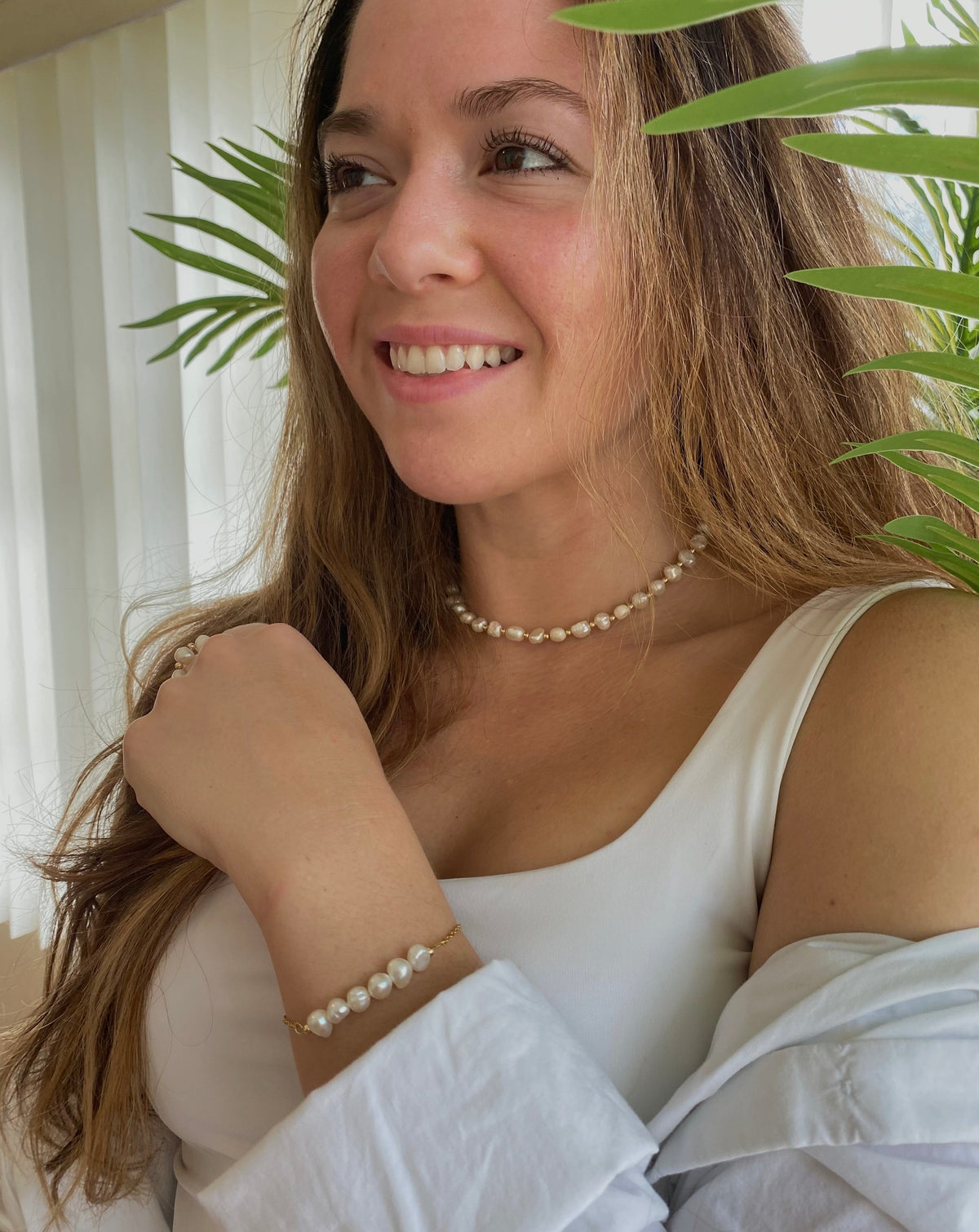 Pearls necklace & gold