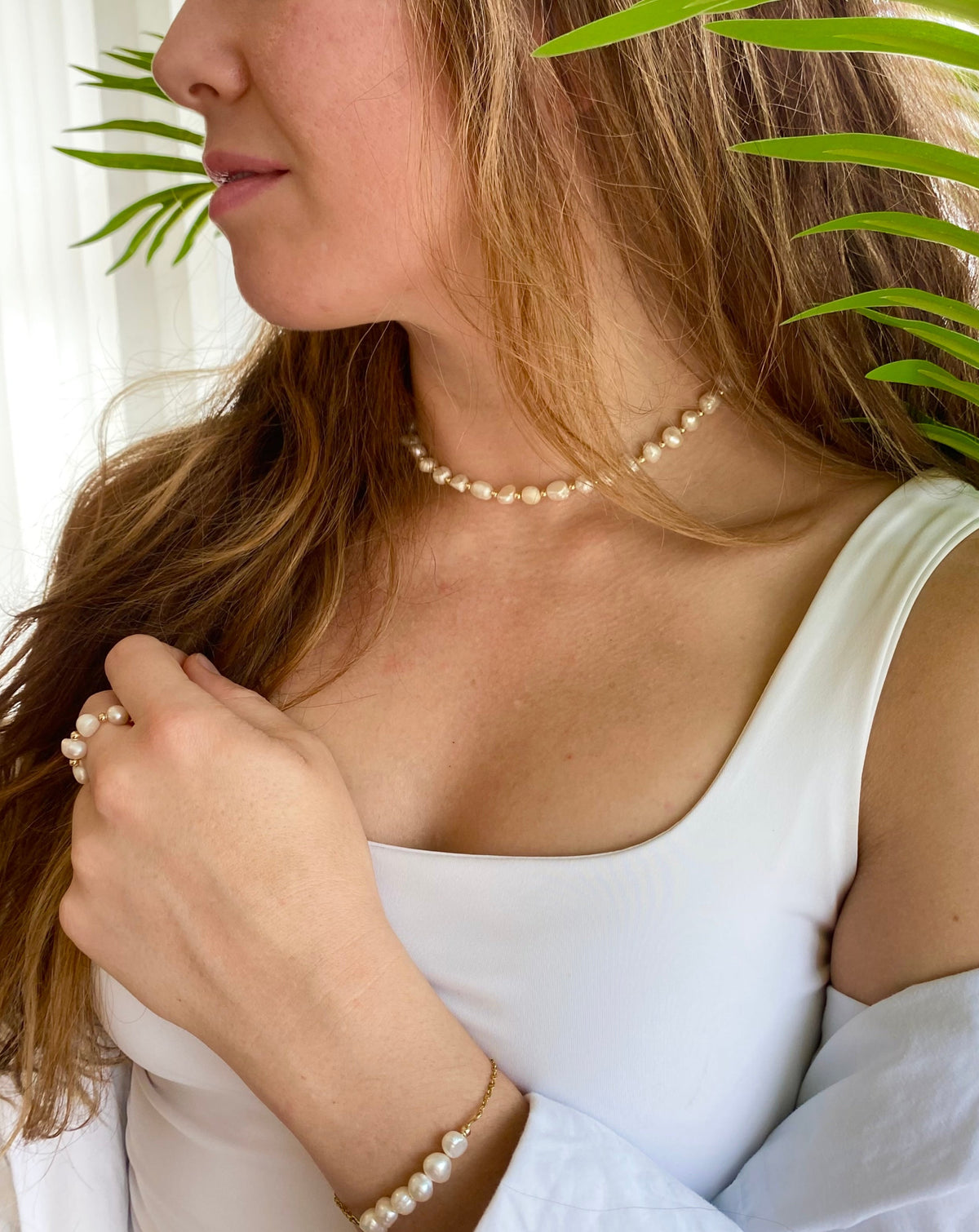 Pearls necklace & gold