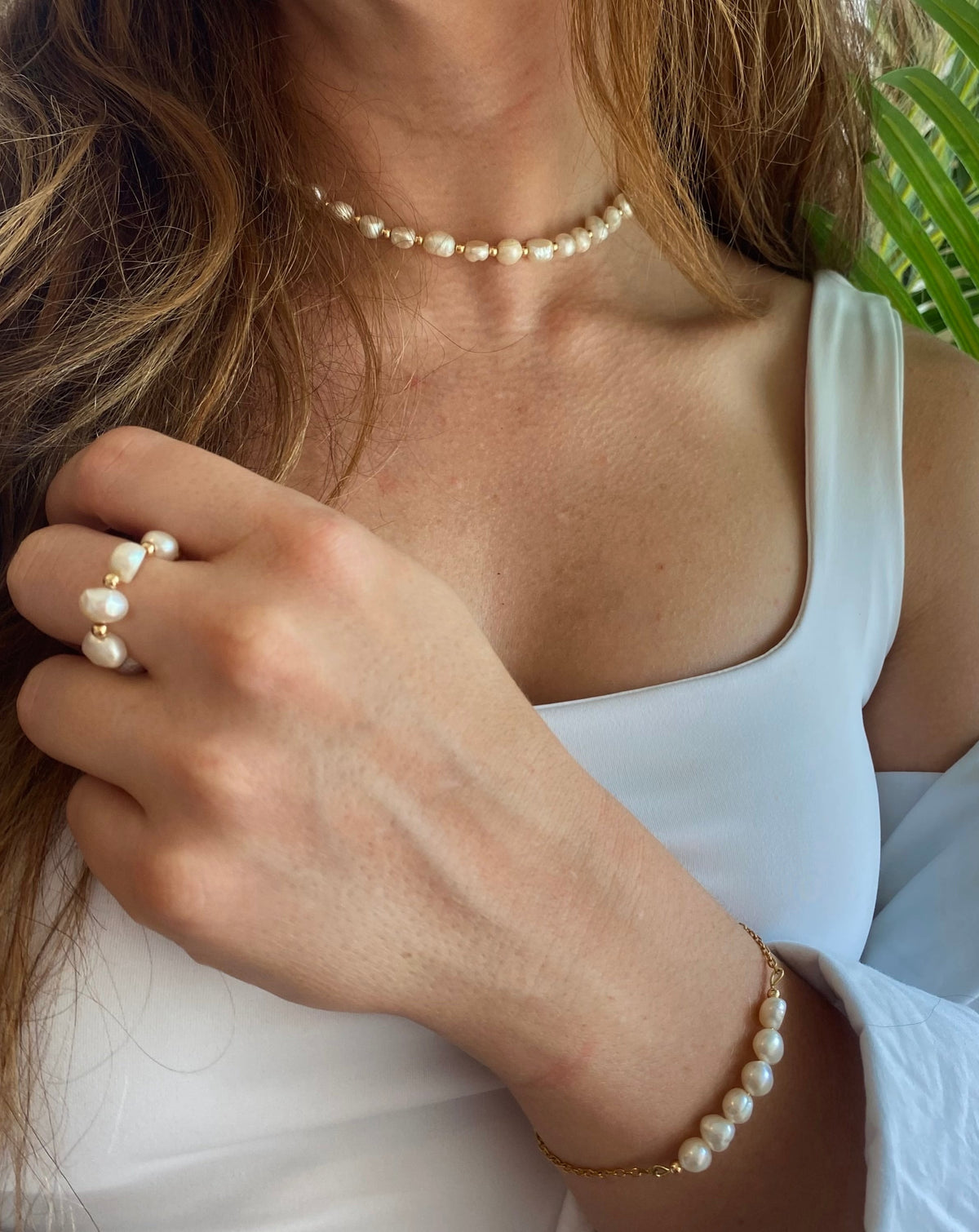 Pearls necklace & gold