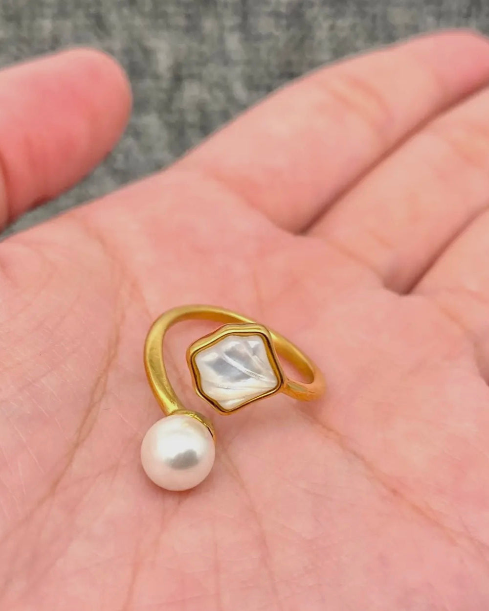 Pearl & shell   one size