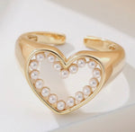 Load image into Gallery viewer, Heart ring with pearls
