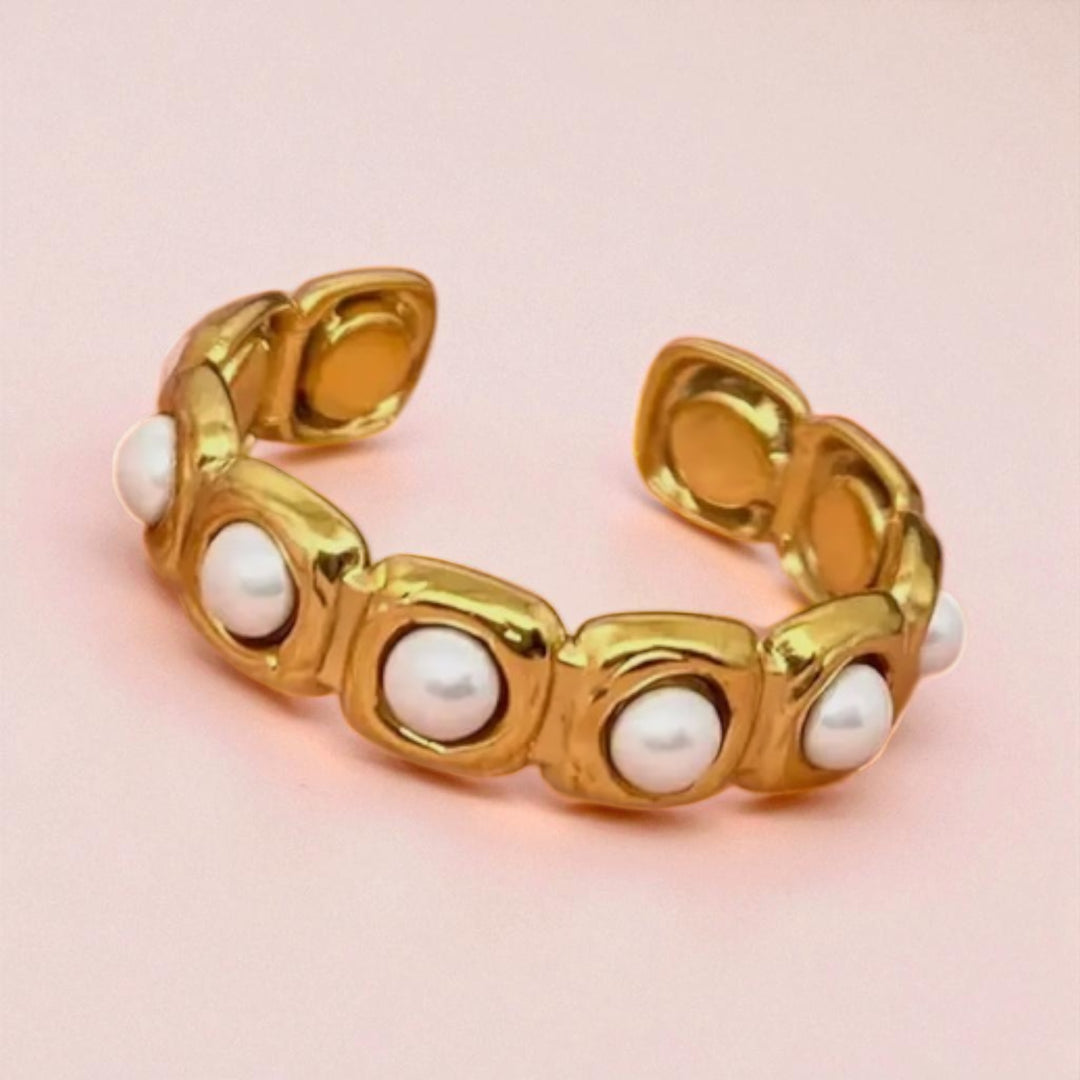 Golden Pearl Link Ring