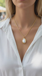 Load and play video in Gallery viewer, Golden Tide Pearl Necklace
